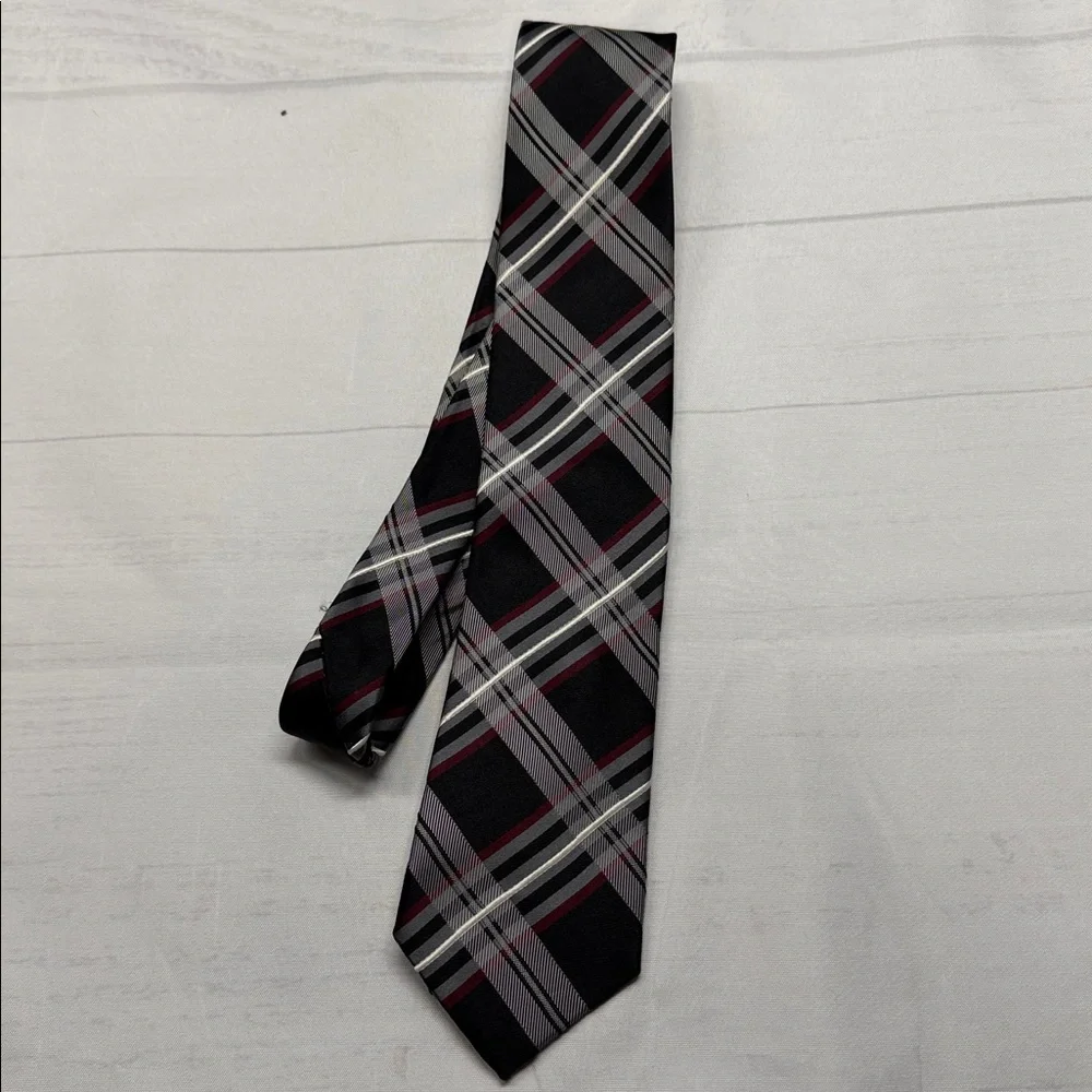 Donald J. Trump Signature Collection Black Patterned Silk Necktie